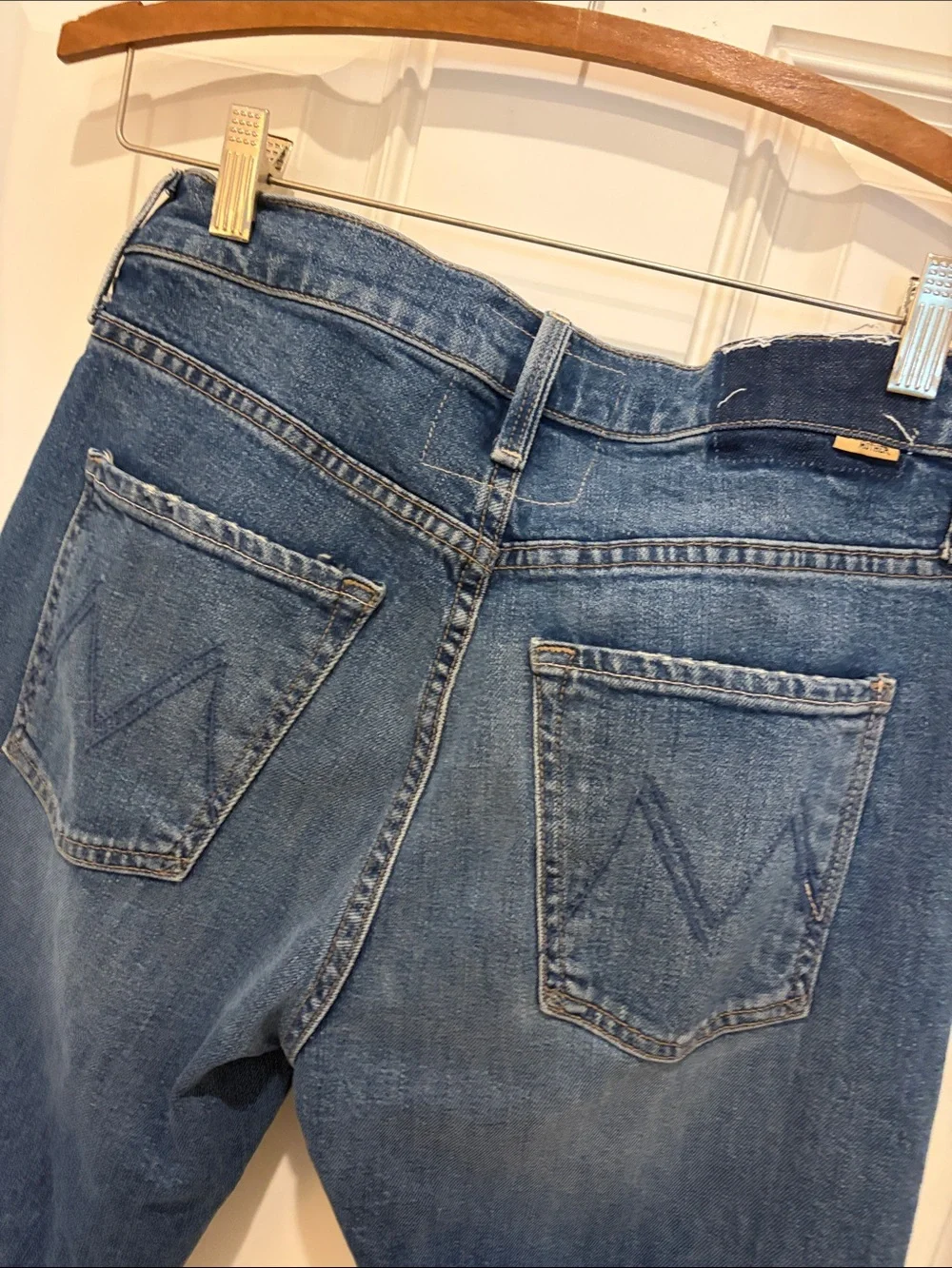 MOTHER Superior The Ditcher Cropped Straight Jeans in Running With Scissors